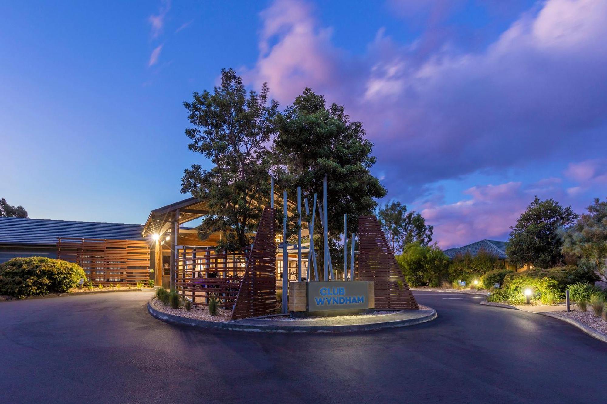 Club Wyndham Seven Mile Beach, Trademark Collection By Wyndham Cambridge Экстерьер фото